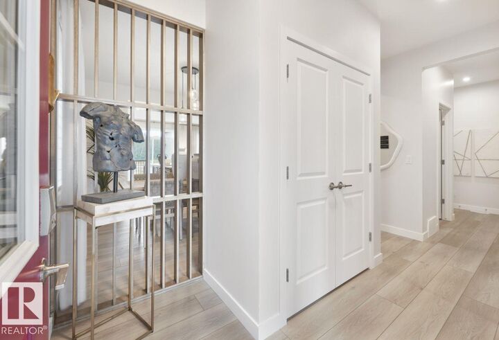 Property Photo:  3247 Dixon Way SW  AB T6W 5K9 