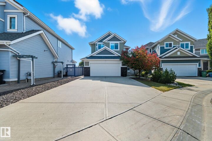 Property Photo:  8039 18 Avenue SW  AB T6X 0Z8 