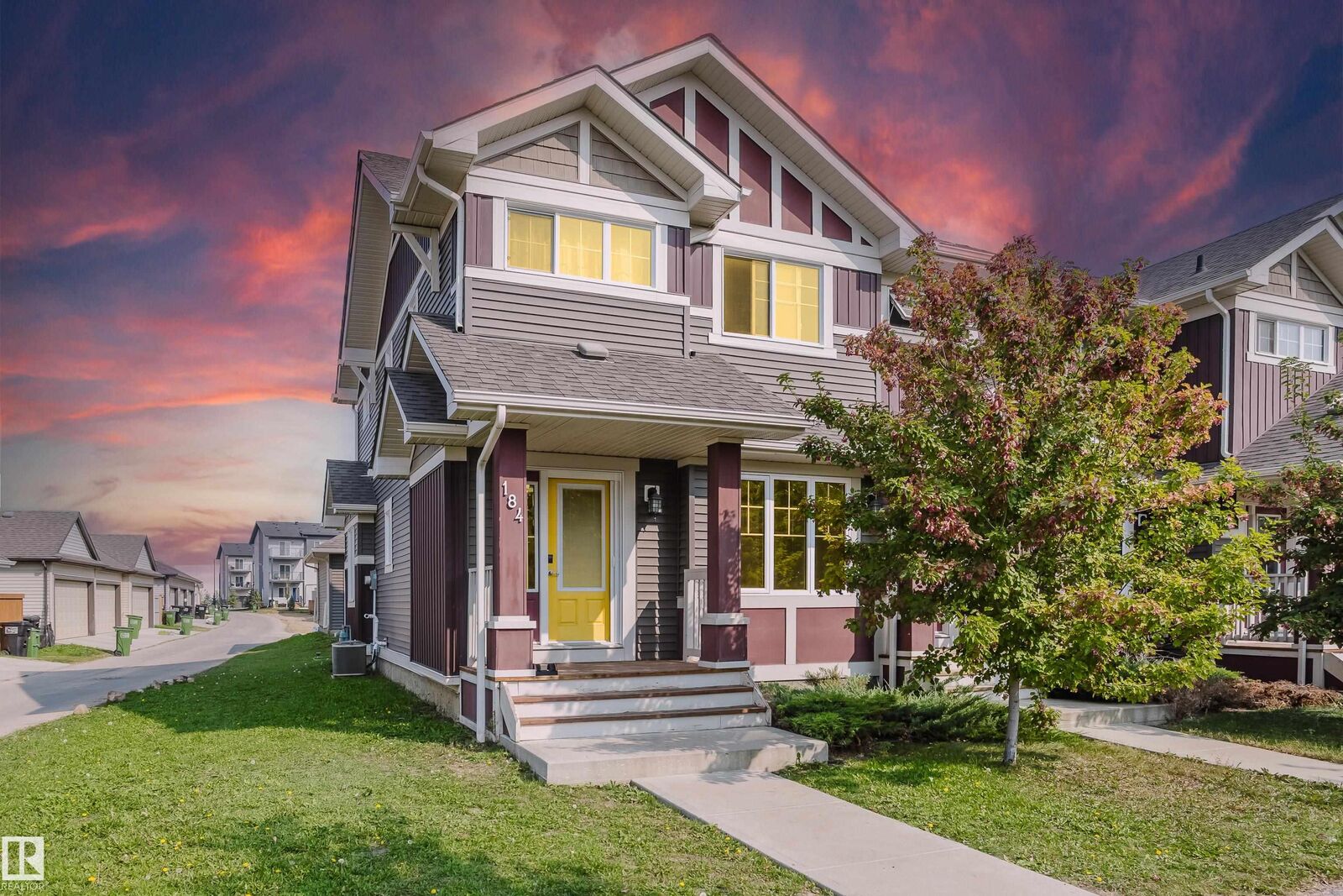Property Photo:  184 Desrochers Gate SW  AB T6W 3H8 