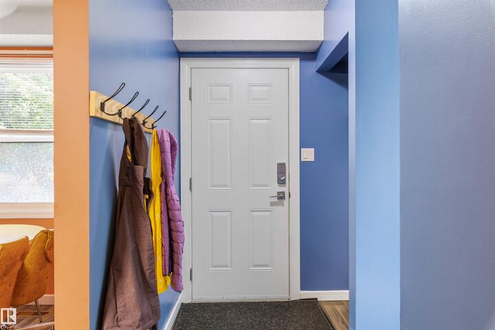 Property Photo:  199C Homestead Crescent NW  AB T5A 2Y2 