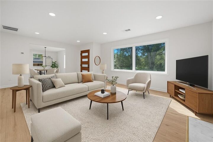 Property Photo: 2885 Dale Creek Drive NW GA 30318