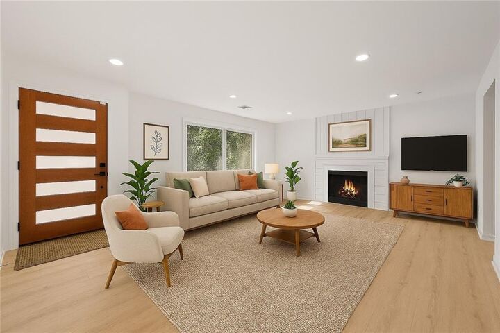 Property Photo: 2885 Dale Creek Drive NW GA 30318