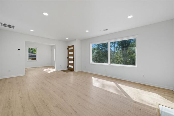 Property Photo:  2885 Dale Creek Drive NW  GA 30318 