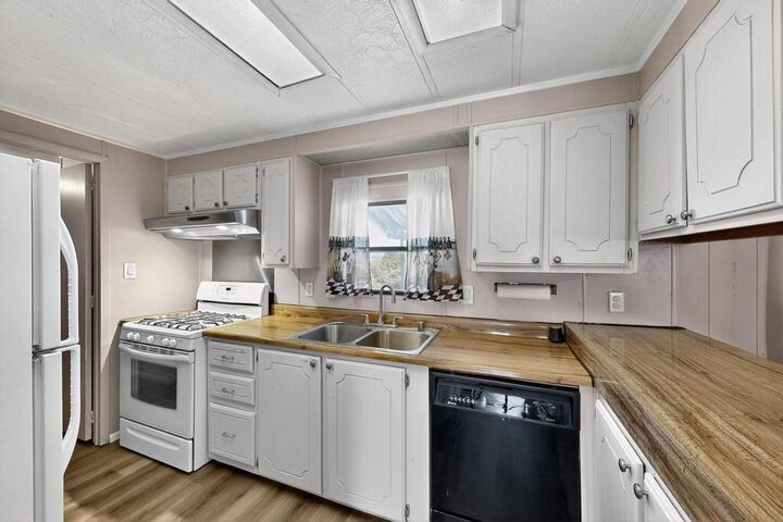 Property Photo:  6840 San Francisco Road NE  NM 87109 
