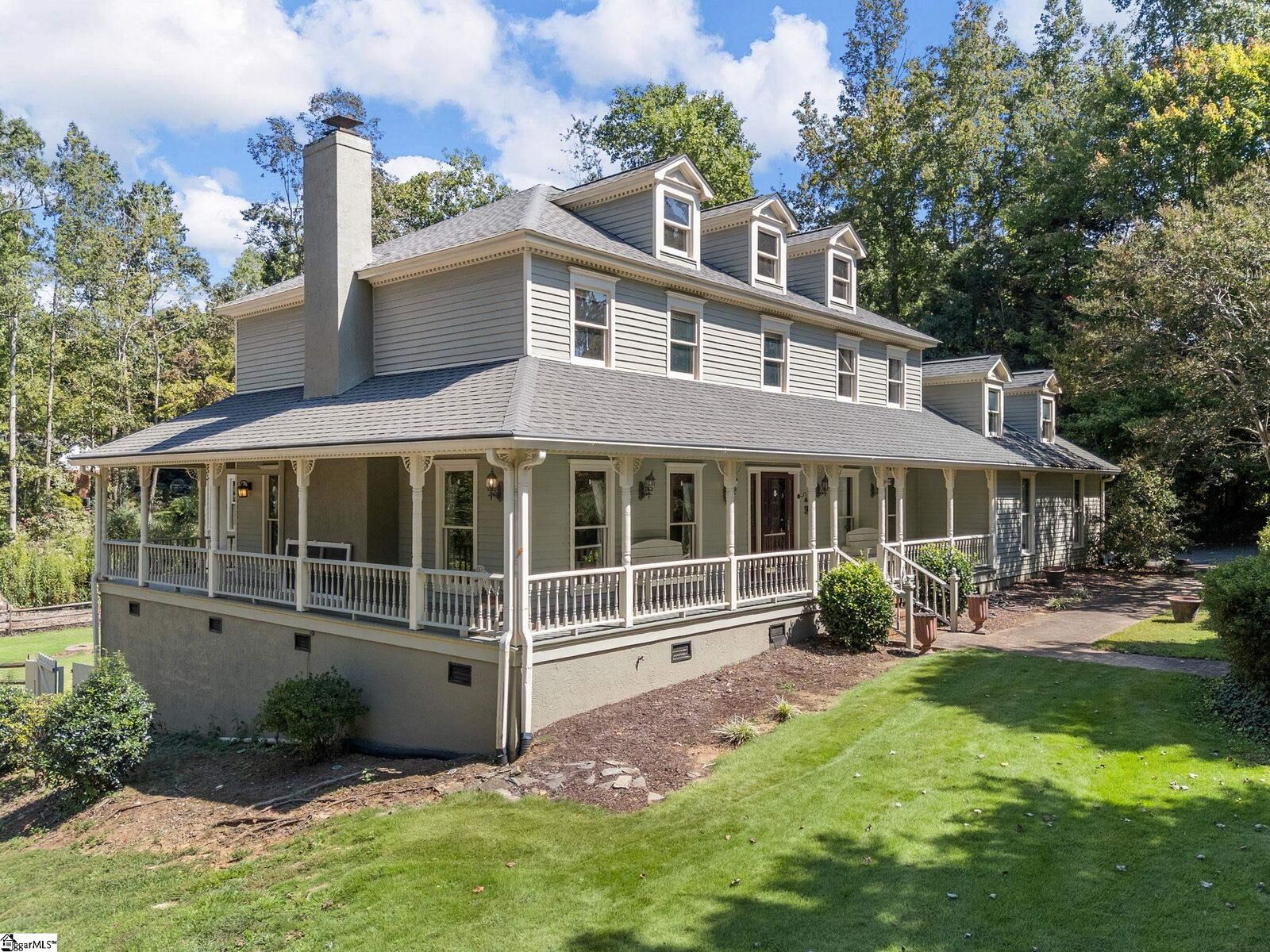 Property Photo: 1218 Shadowood Drive SC 29301