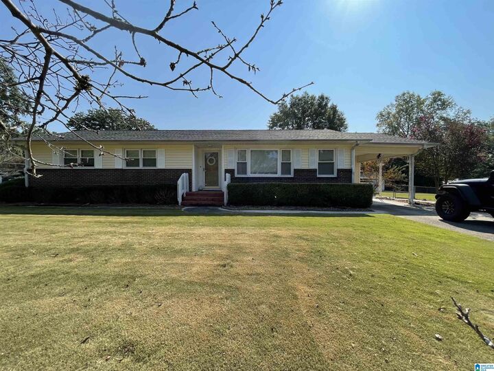Property Photo:  817 Downs Avenue  AL 35071 