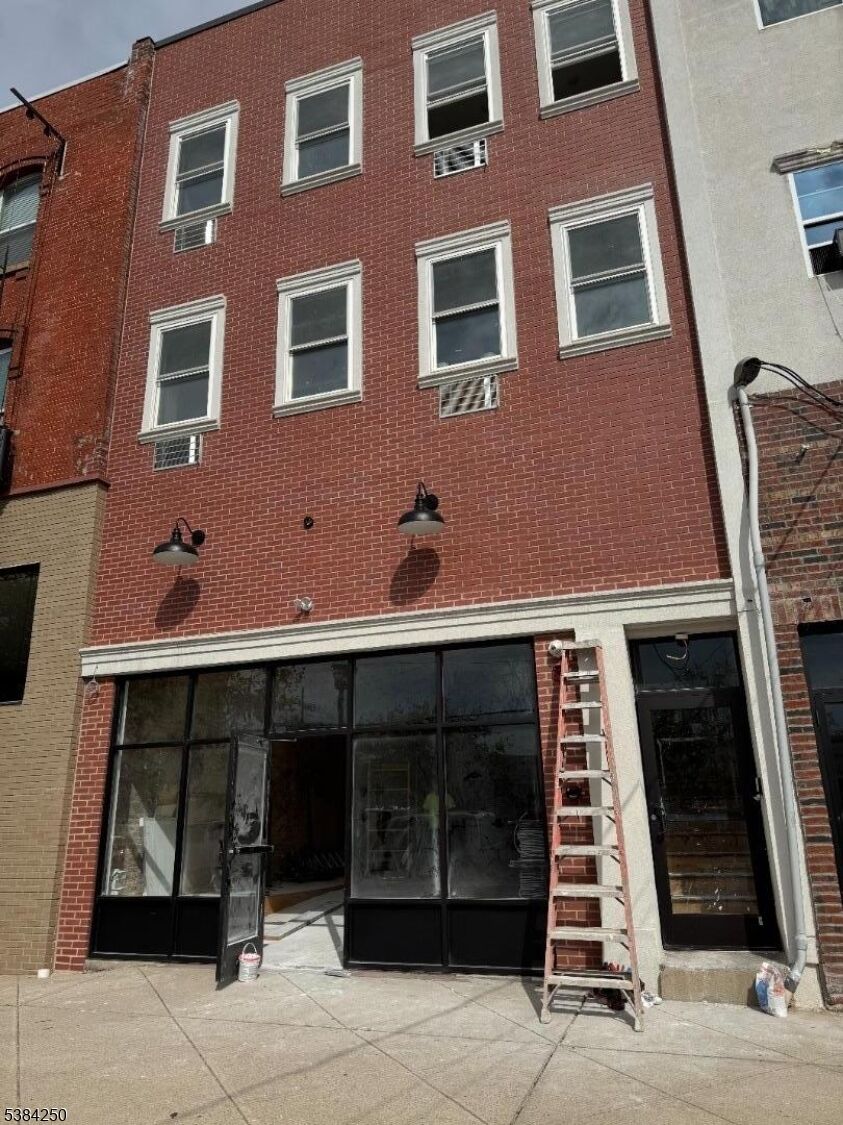 Property Photo: 10 E Washington Ave 201 NJ 07882