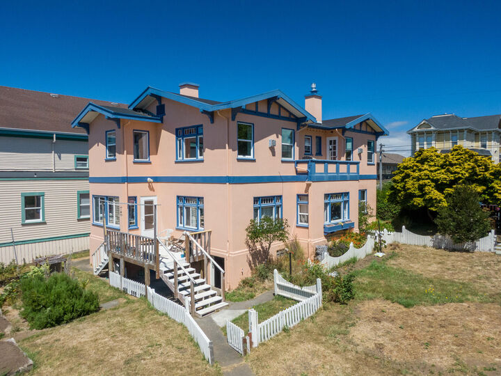 Property Photo:  902 E Street  CA 95501 