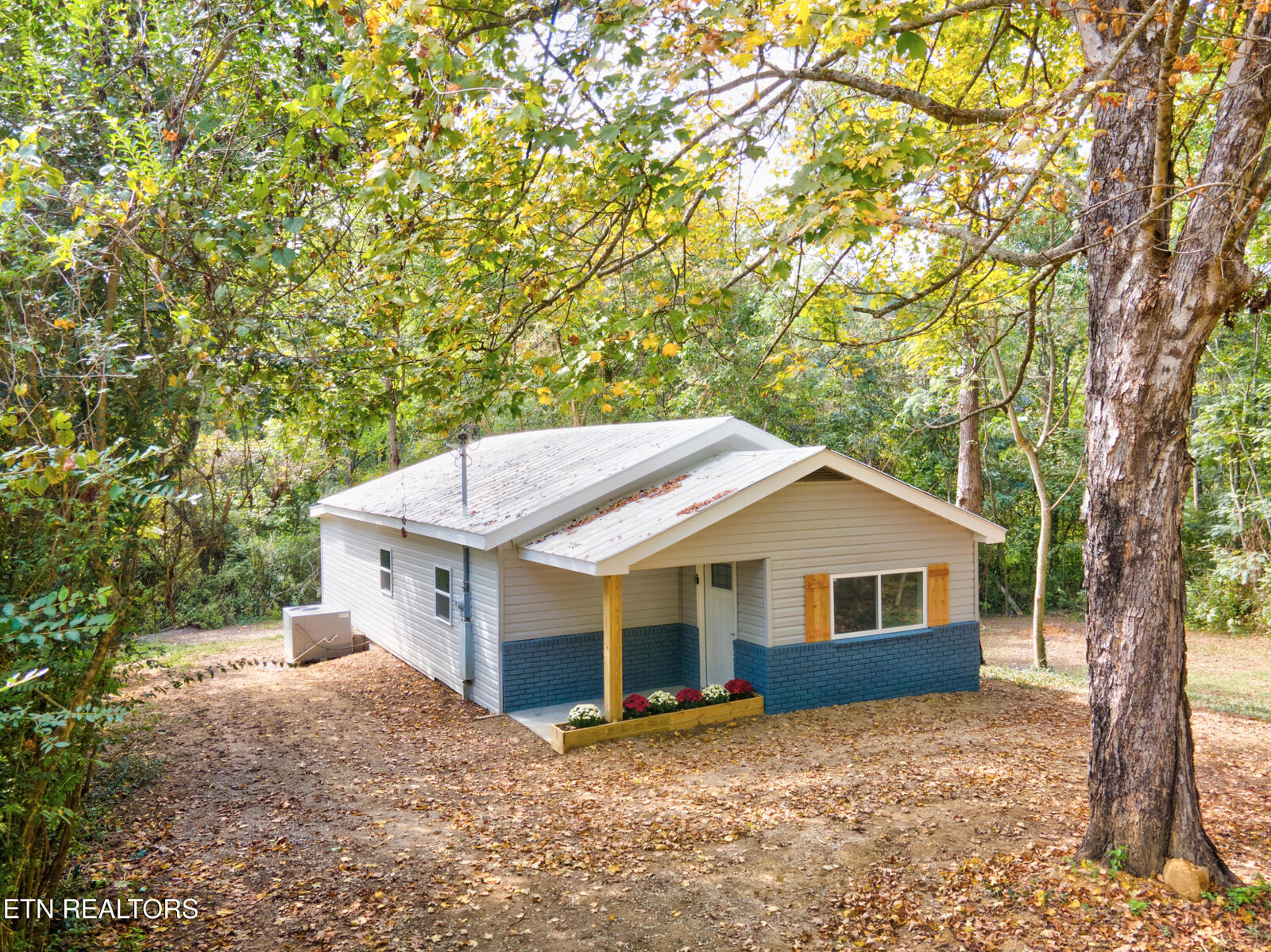 Property Photo:  4532 Cambridge Rd  TN 37886 