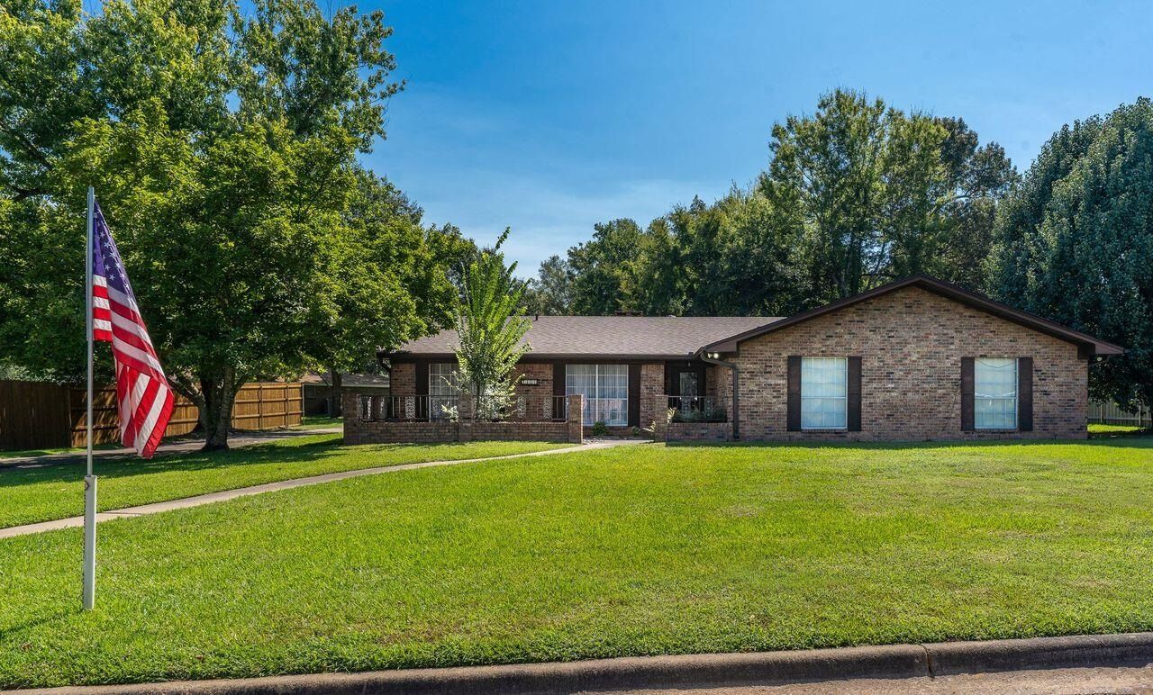 Property Photo: 1004 Stuart Lane TX 75672-5663