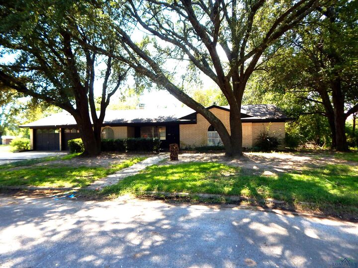 Property Photo:  1703 Briarwood  TX 75644 