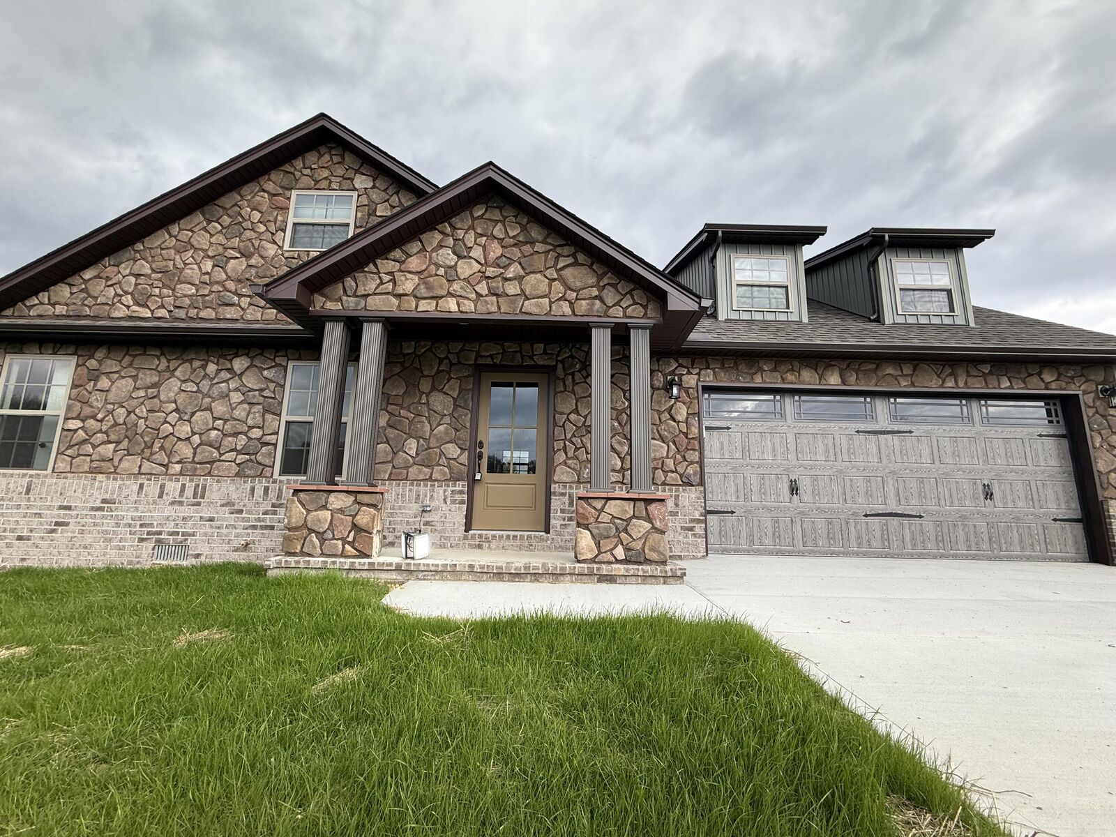 Property Photo:  64 Queens Drive  KY 40729 