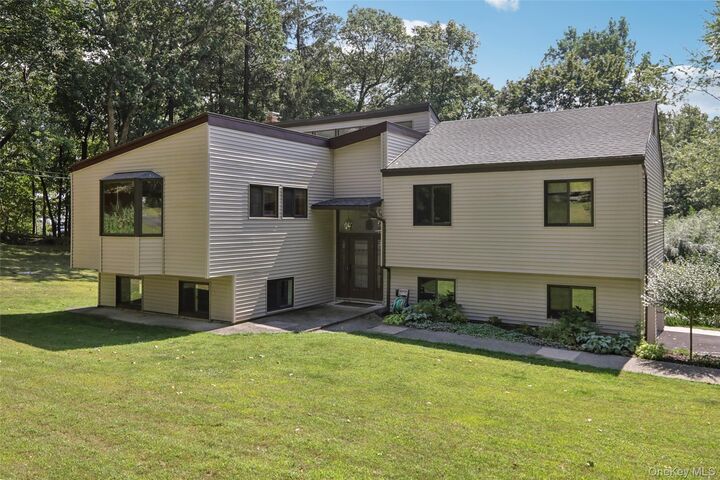 Property Photo:  54 Kings Ridge Road  NY 10541