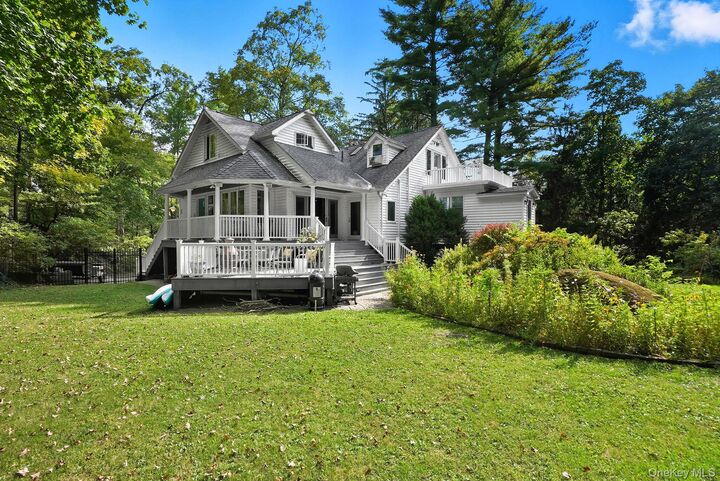Property Photo:  8 Brook Lane  NY 10567 