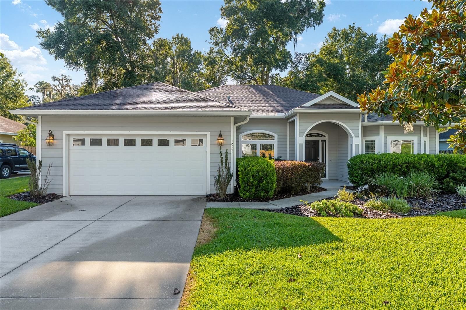Property Photo: 1951 SW 66th Drive FL 32607