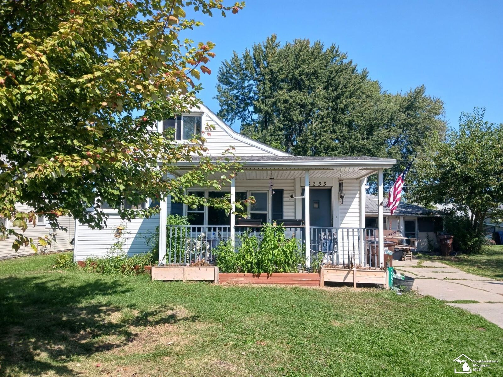 Property Photo:  3253 6th Street  MI 48161 