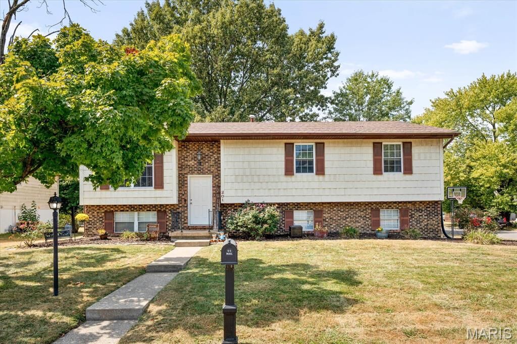 Property Photo: 201 Big Bend Boulevard IL 62226