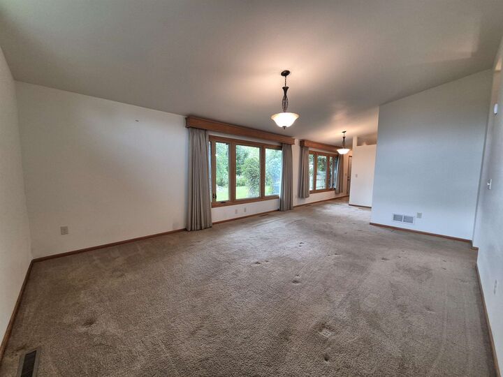 Property Photo:  18 24th St SW  ND 58701 