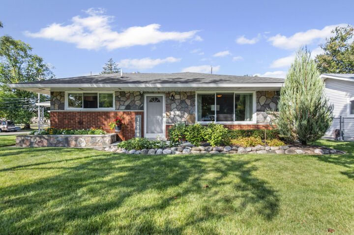 Property Photo:  15509 Shadyside Street  MI 48154 
