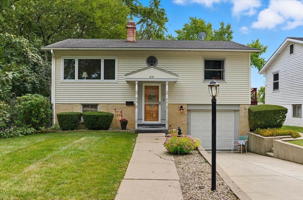 Property Photo:  851 Glenview Avenue  IL 60060 