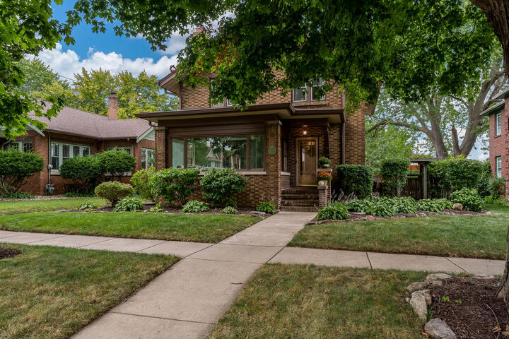Property Photo:  1604 Crosby Street  IL 61107 