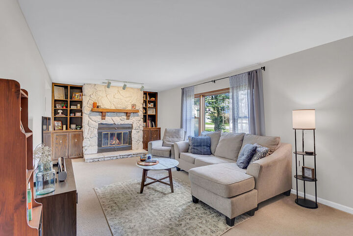 Property Photo: 305 3rd Street IL 60515