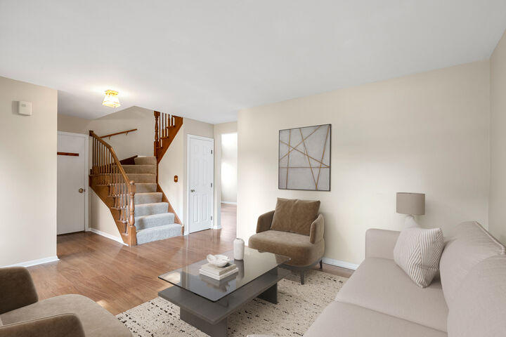 Property Photo:  1255 Huntington Drive  IL 60060 