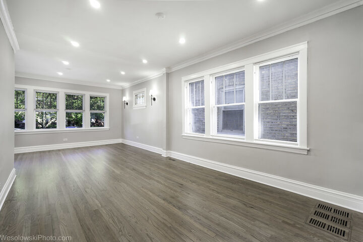 Property Photo:  4055 N Marmora Avenue  IL 60634 