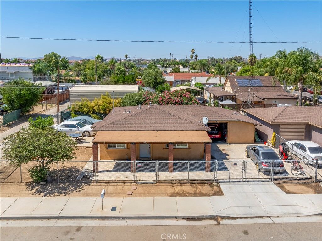 Property Photo:  197 E 7th Street  CA 92570 