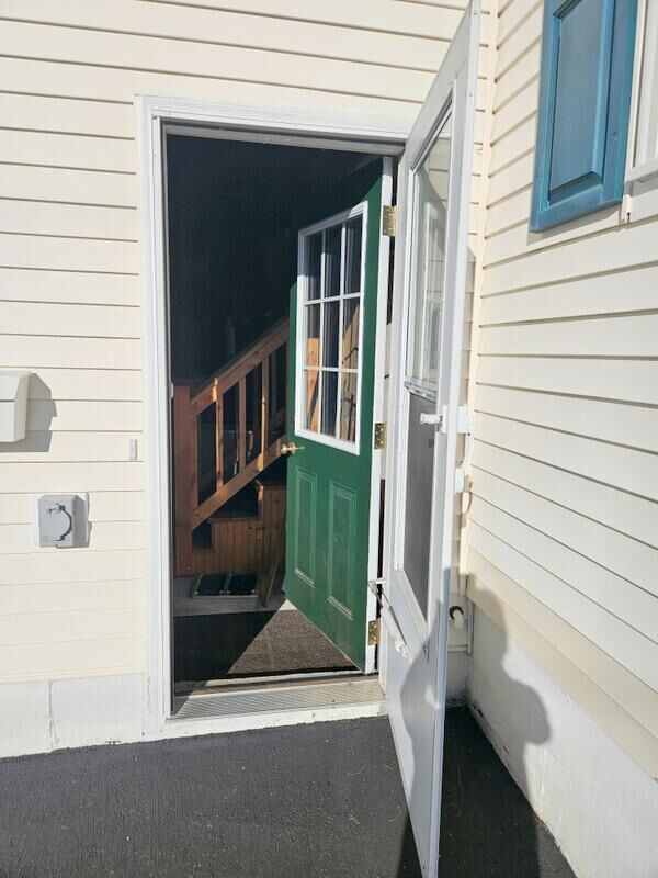 Property Photo:  10 Swale Lane  ME 04240 