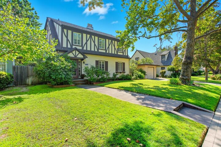 Property Photo:  2724 Curtis Way  CA 95818 