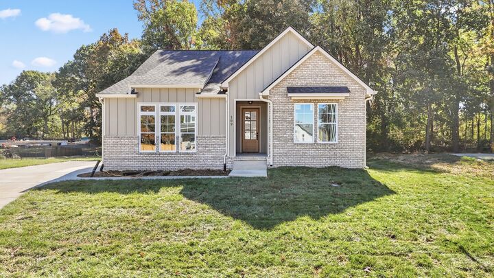 Property Photo:  109 Chalone Dr  TN 37188