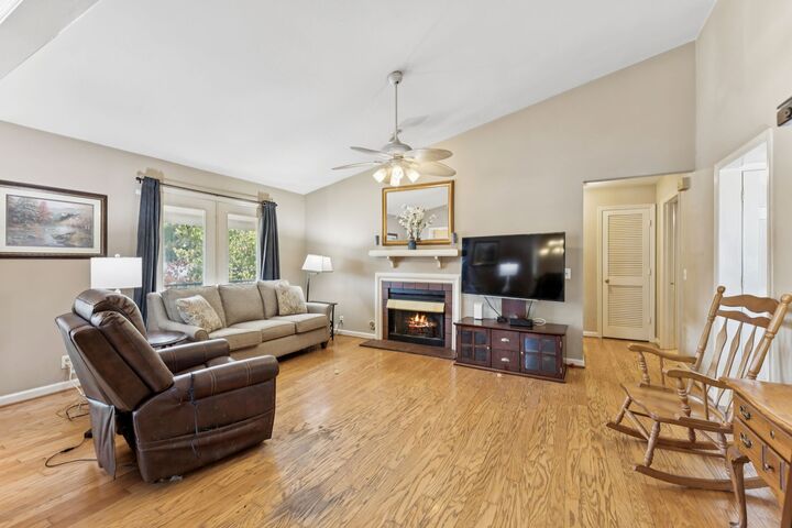 Property Photo:  232 Cottage Pl  TN 37214 