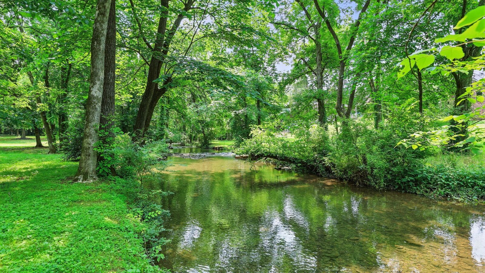 Property Photo:  1719 Waterford Rd  TN 37129 