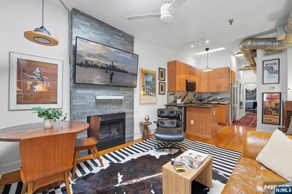 Property Photo:  717 Adams Street 4R  NJ 07030 
