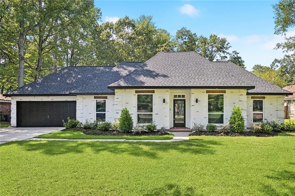 Property Photo: 222 Nottoway Drive LA 70471