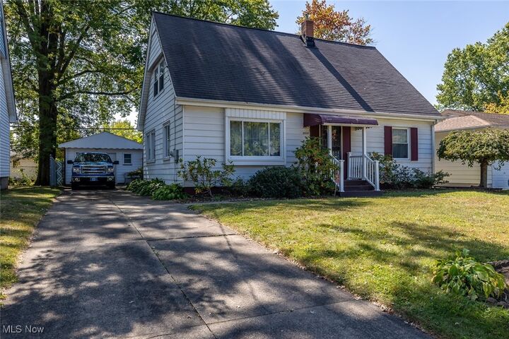 Property Photo: 2839 Merriweather Street NW OH 44485