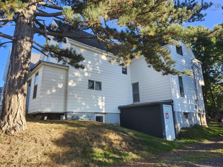 Property Photo:  220 Oak Street  NS B2H 4H2 