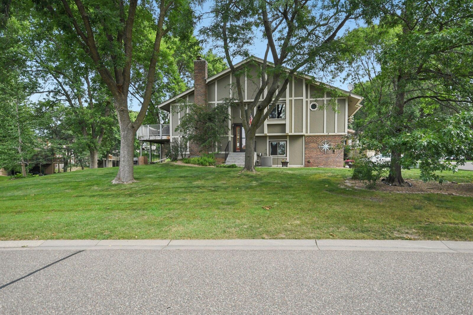 Property Photo:  6800 Buckingham Court  MN 55125 