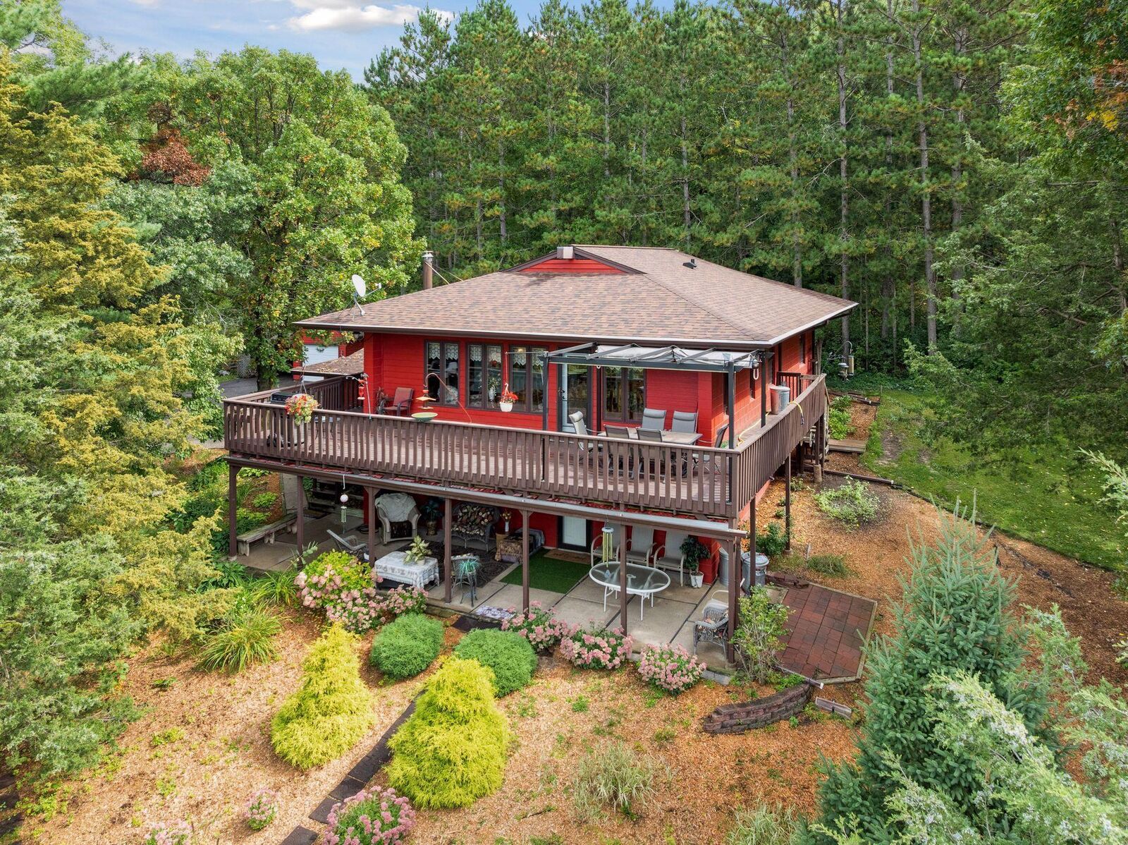 Property Photo:  149 E Quarry Road  WI 54022 