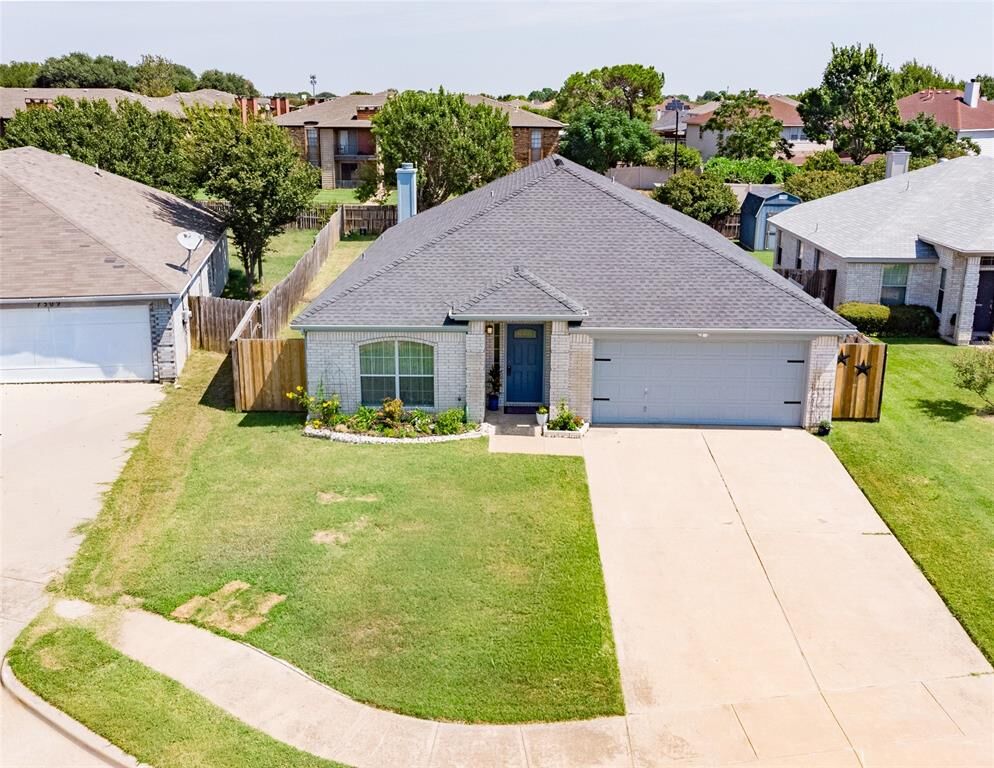 Property Photo: 7313 Diamond Springs Trail TX 76123