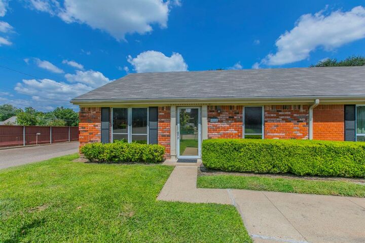 Property Photo:  5118 Lake Shore Drive  TX 76710 