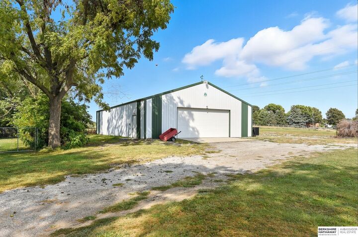 Property Photo:  11846 County Road 36  NE 68008 