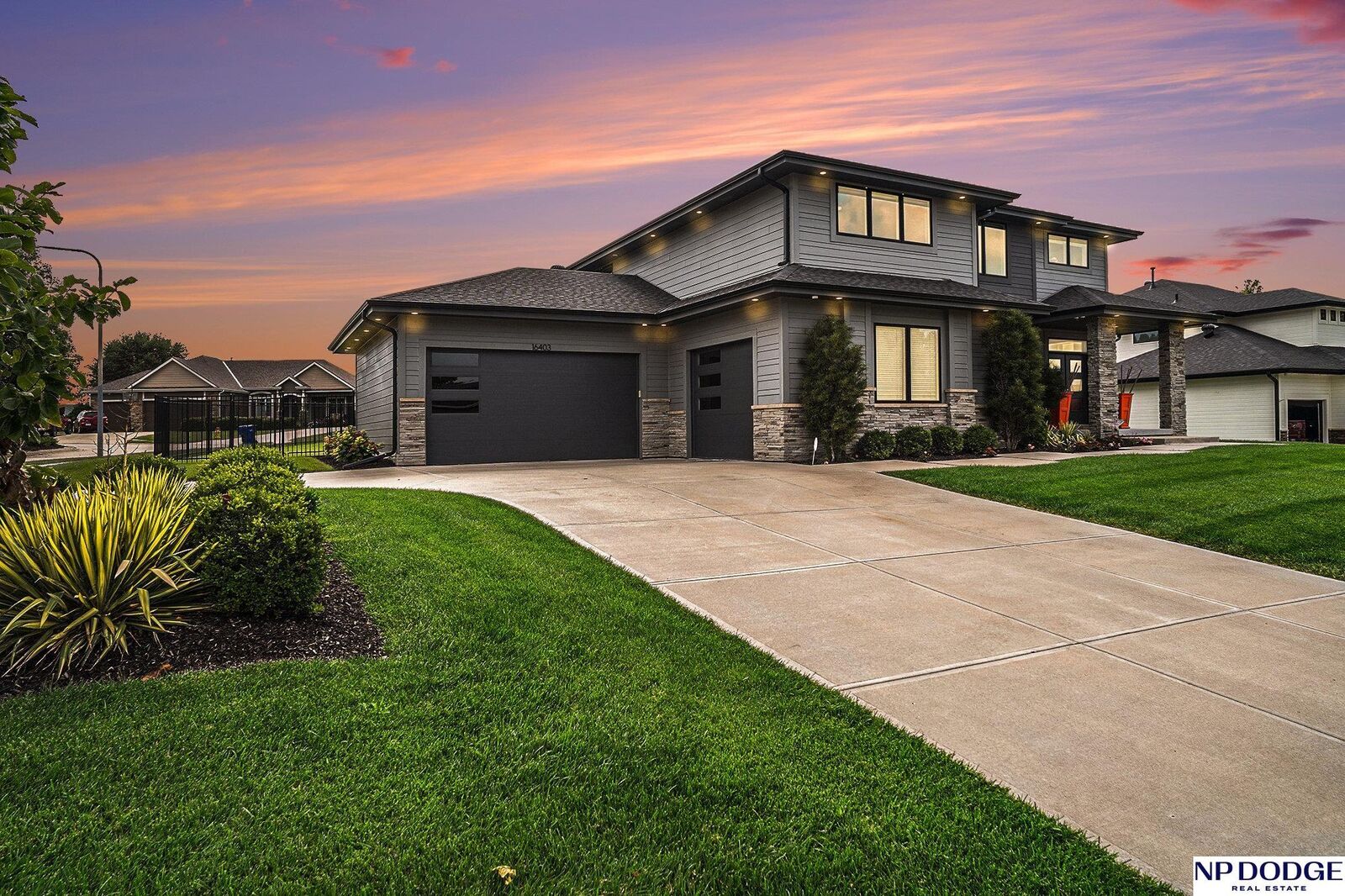 Property Photo: 16403 Craig Avenue NE 68007