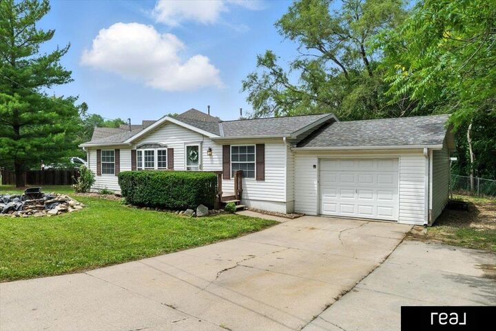 603 Hillcrest Avenue  Council Bluffs IA 51503 photo