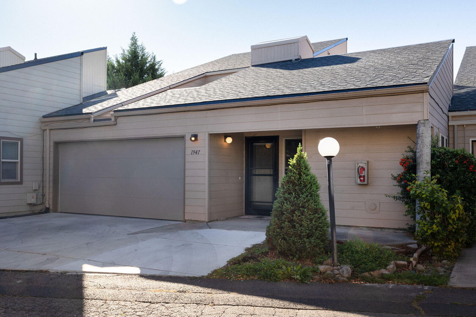 Property Photo:  1947 NE Otelah Place  OR 97701 