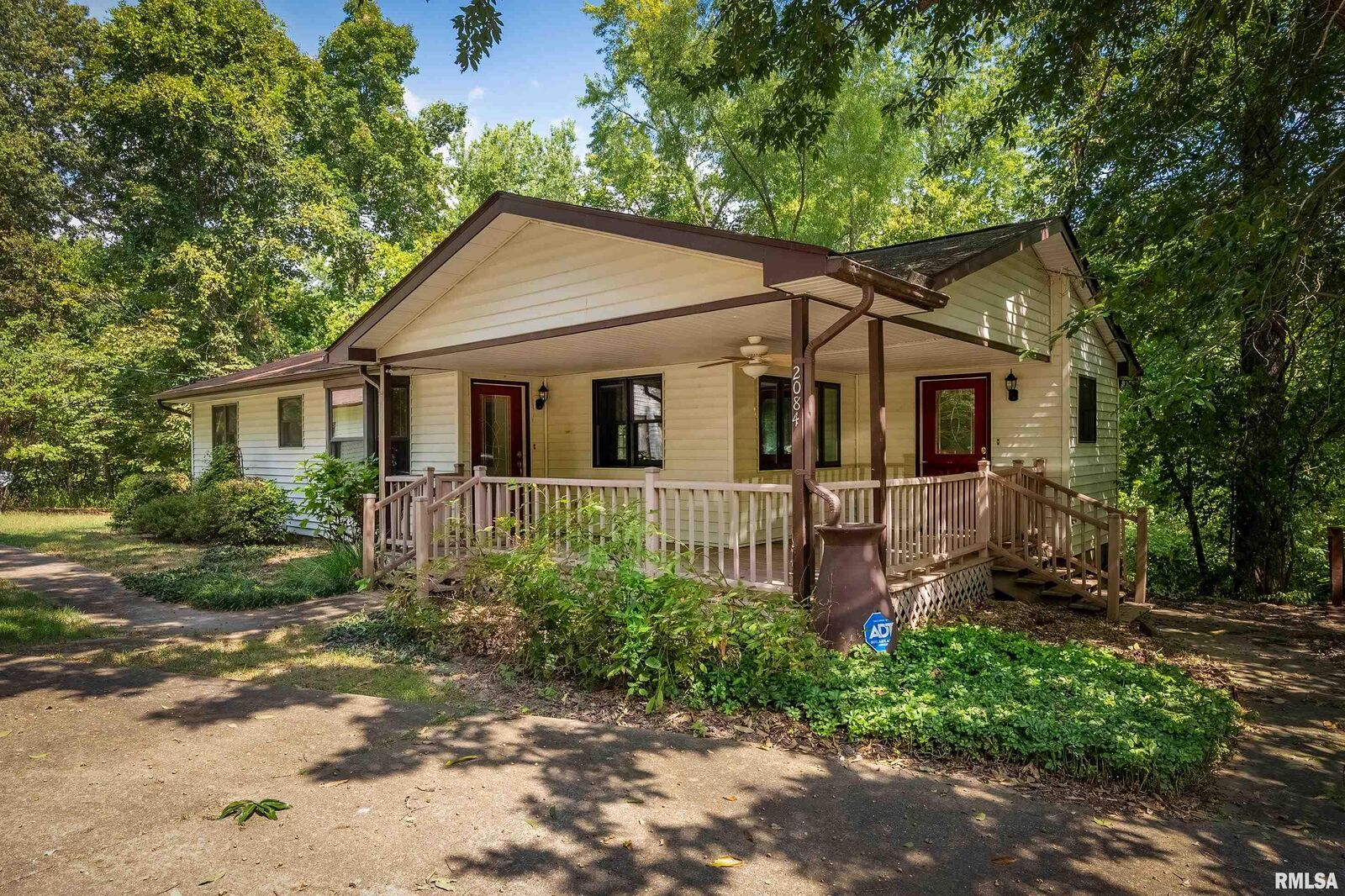 Property Photo: 2084 Mallard Lane IL 62901