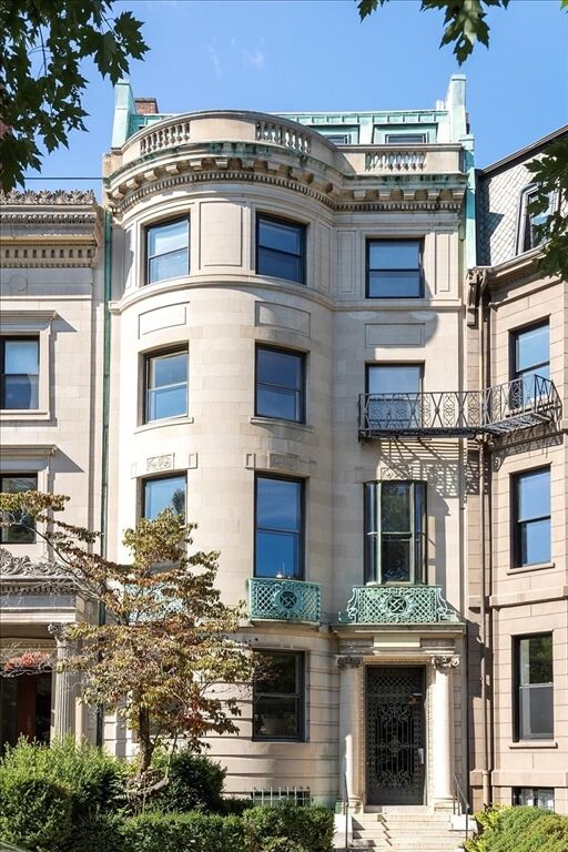 Property Photo:  285 Commonwealth Ave  MA 02115 