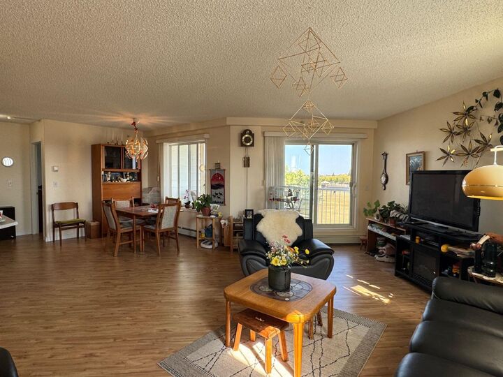 Property Photo:  9932 100 Avenue 401  AB T8L 4L2 