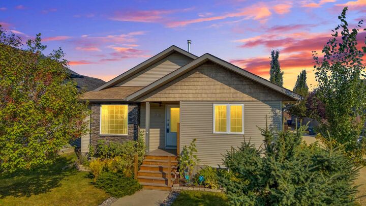 317 Jenner Crescent  Red Deer AB T4P 0B3 photo